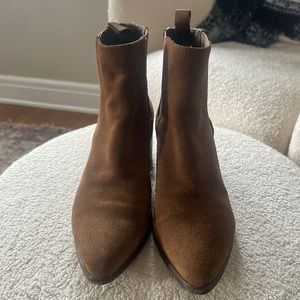 Dolce Vita dark brown suede botties, dark brwn wood soles, elastic side SZ 7.5